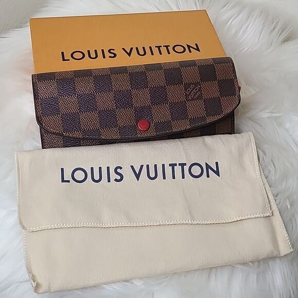 💯 Authentic Louis Vuitton Damier Ebene Sarah Wallet🍀 - Picture 11 of 13